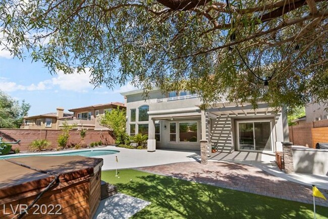Building Photo - Recently remodeled 5 BEDROOMs/4 bathrooms,...