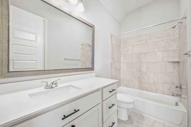 Building Photo - Beautiful 4 bed 3 bath Single Story Home i...