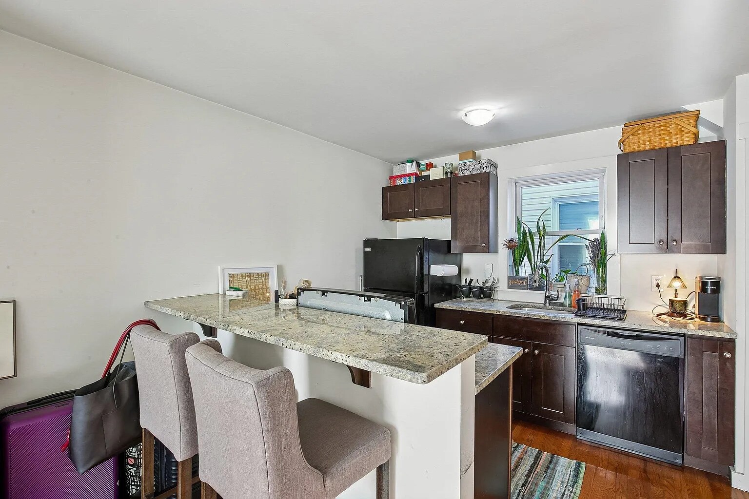 Building Photo - 324 4th St