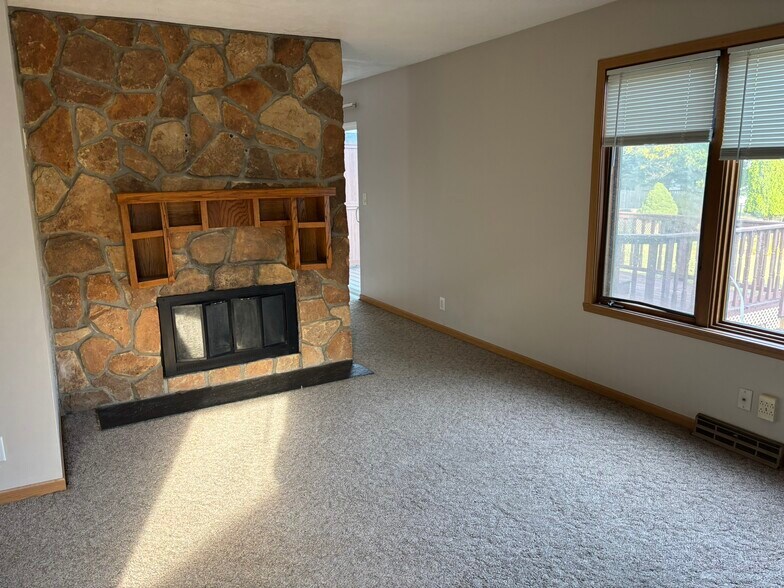 Building Photo - 6172 Brynwood Dr