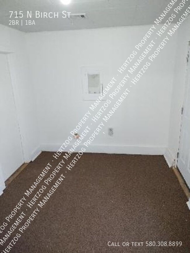 Building Photo - Spring Special! 1/2 of the 1st months rent!