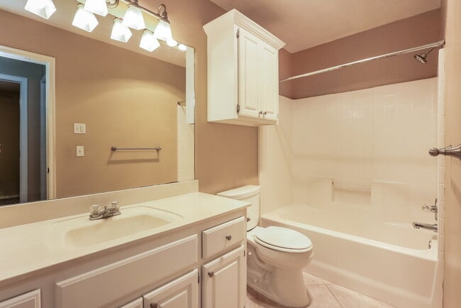 Building Photo - 8524 SW 37th St