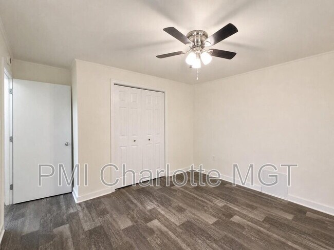 Building Photo - 318 Barrymore Dr