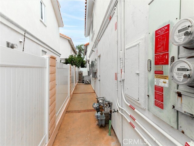 Building Photo - 2703 Huntington Ln