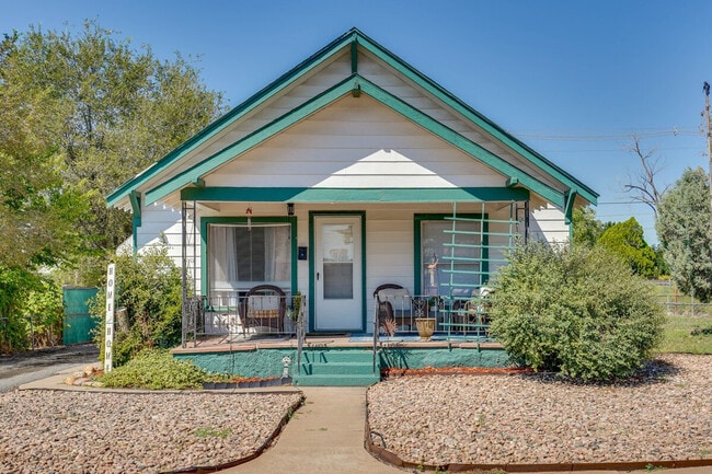 Building Photo - 2509 E Routt Ave