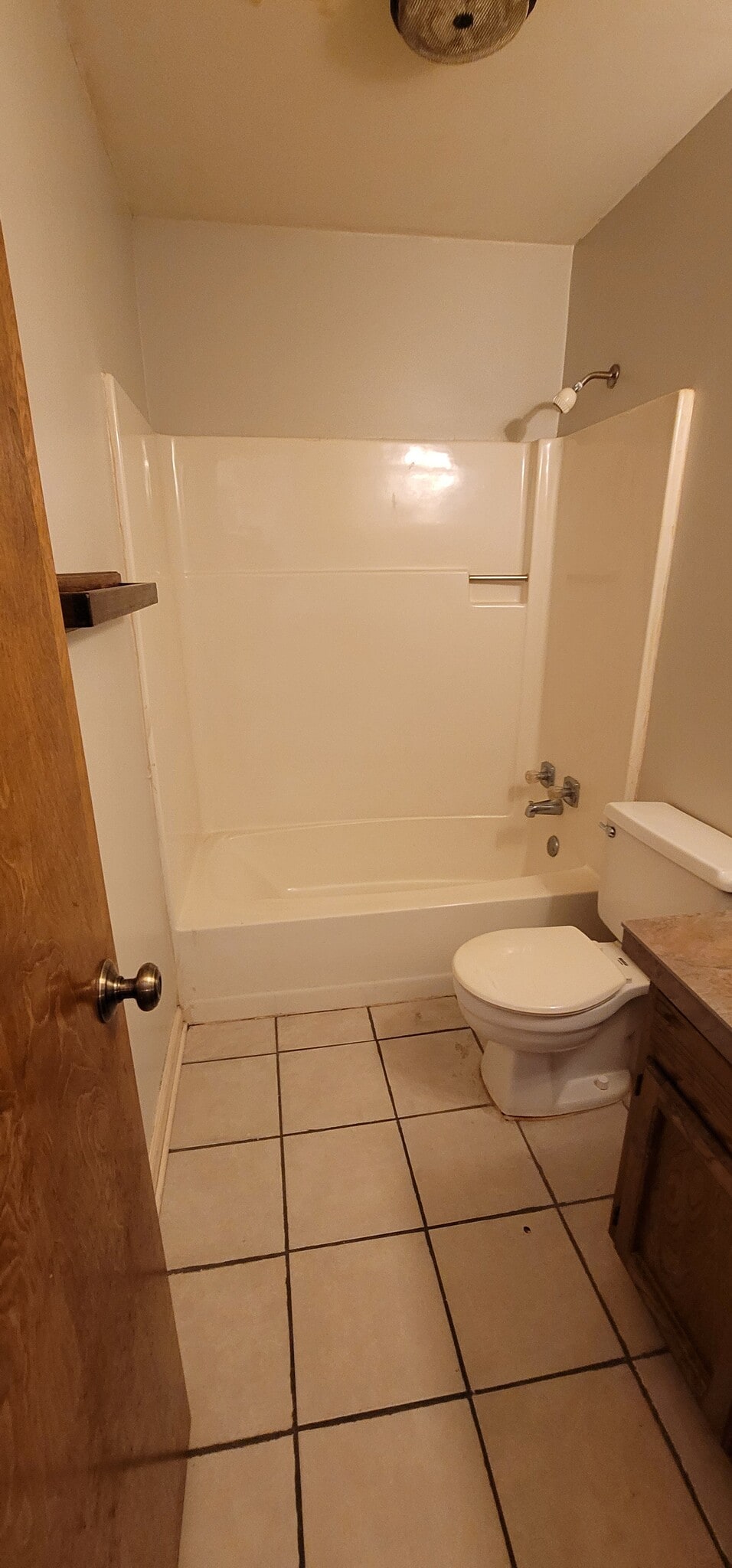 Full Hall Bathroom - 1748 Port Dr