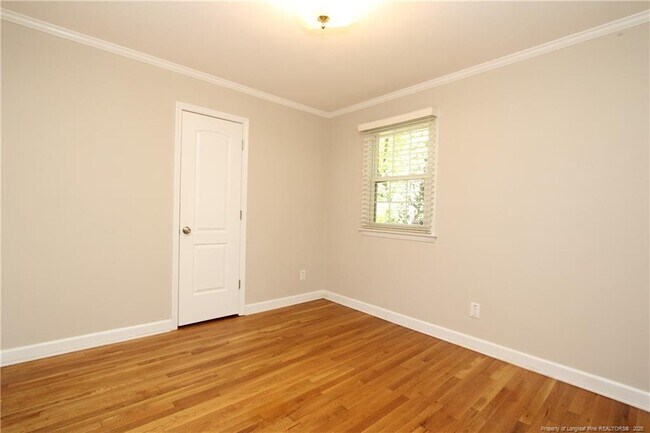 Building Photo - 1427 Seminole Trail