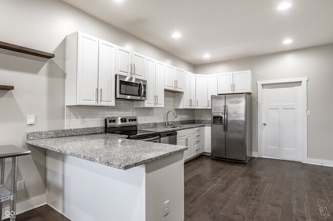 Building Photo - 421 E Morris St