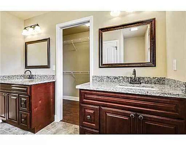 Building Photo - Gorgeous Brick Home located in the much desired West Wortham Elementary School area