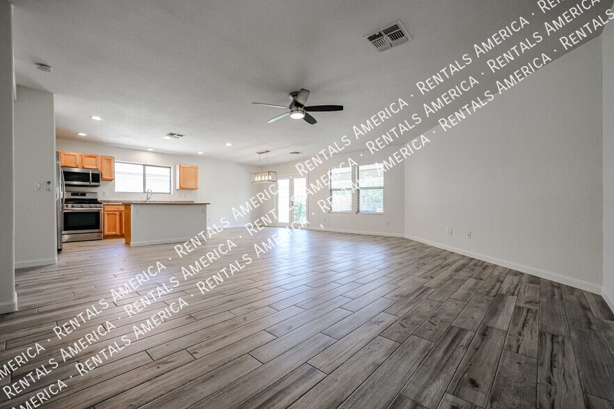 Building Photo - 6671 S Danielson Way