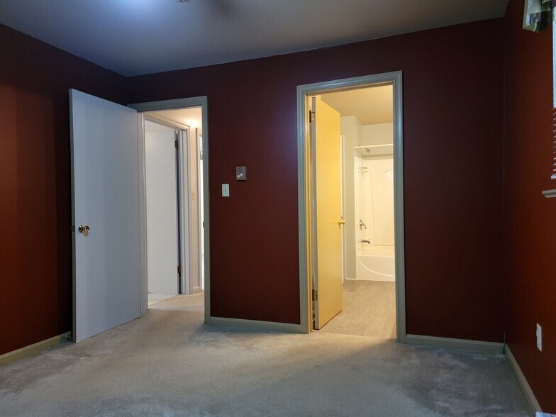 Building Photo - 1331 Woodland Cir