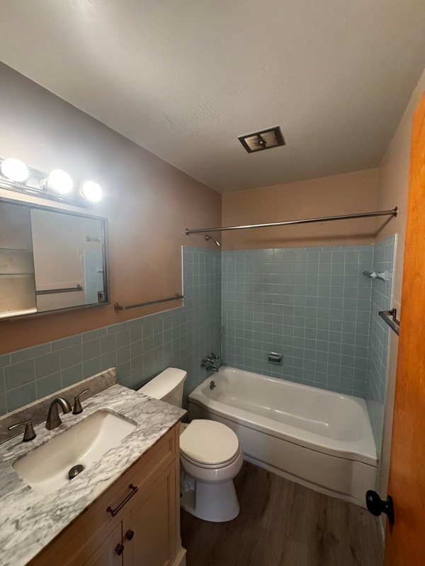 Building Photo - 886 Brighton Ave