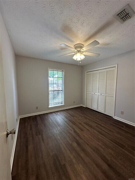 Building Photo - 7204 Brampton Ln