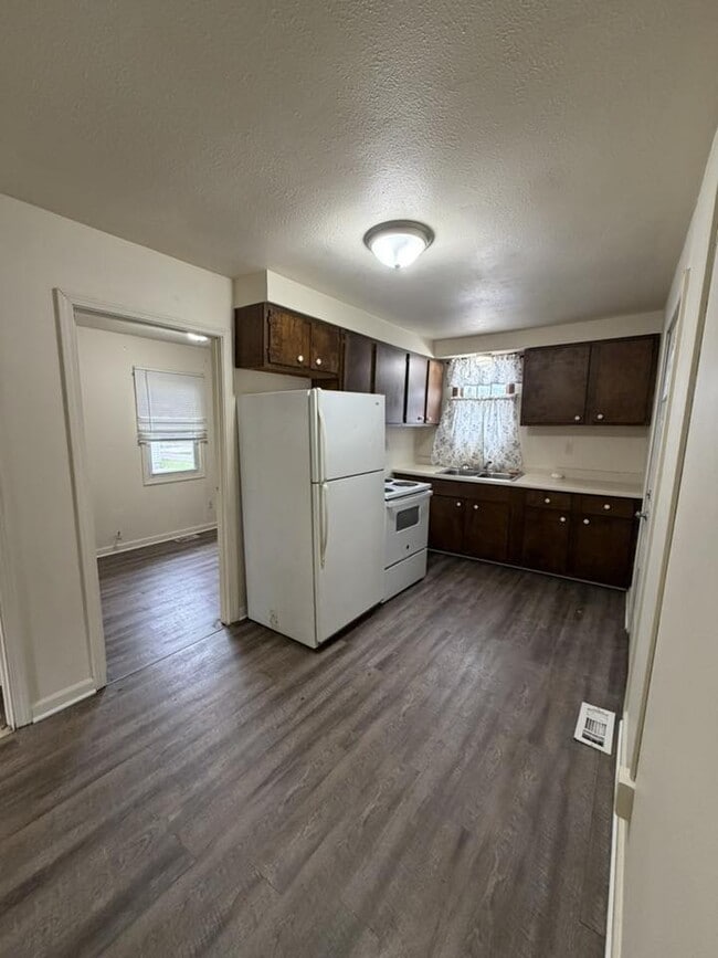 Building Photo - 407 Winton Ave