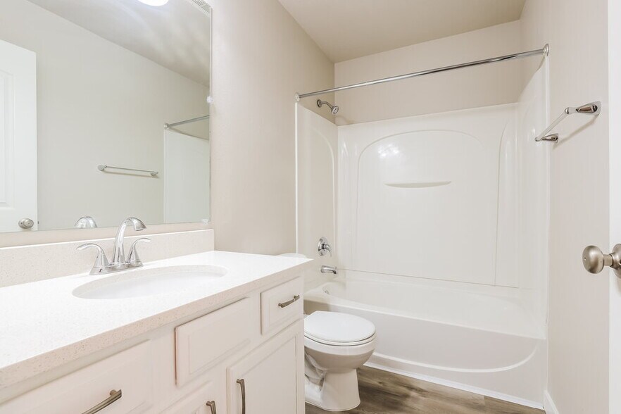 Building Photo - 8558 Maul Oak Dr