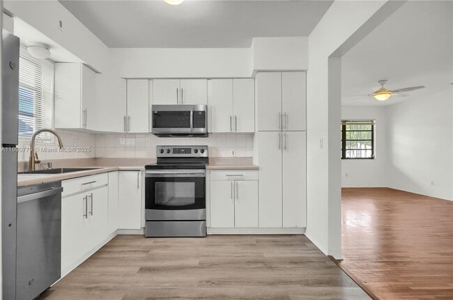 Building Photo - 132 NW 40th St