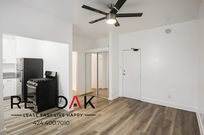 Building Photo - 290 Loma Dr