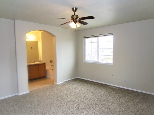 Building Photo - 10761 Cook Ct