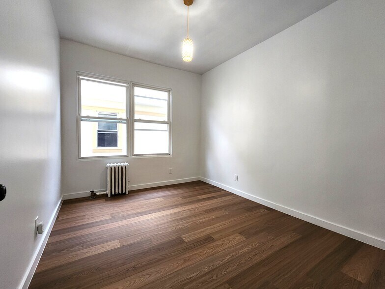 Building Photo - 3820 Cypress Ave