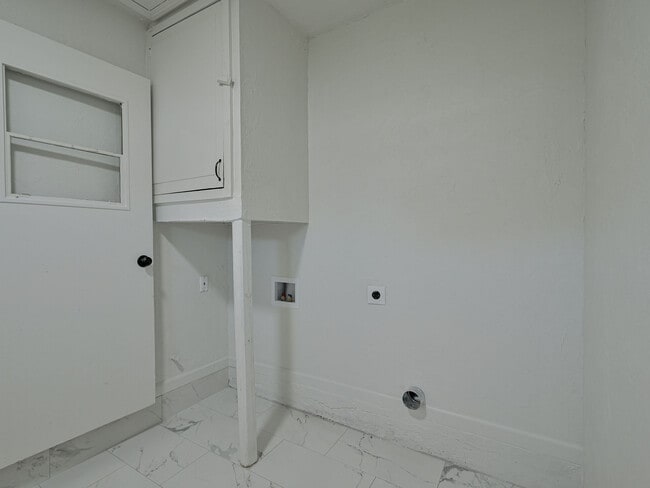 Building Photo - 3912 Parkwoods Ln