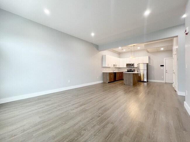 Building Photo - 80 Bridge St