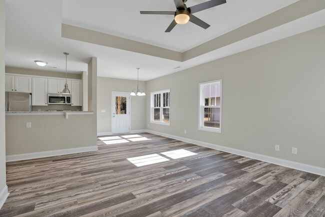 Building Photo - Beautiful  3 bed 2 bath Home in Hampstead