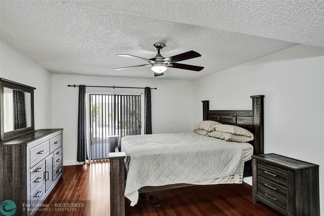 Building Photo - 12215 Royal Palm Blvd