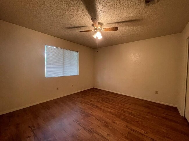 Building Photo - 2507 Sweet Clover Dr