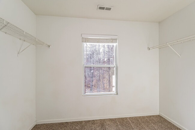 Building Photo - 810 Mattox Ct