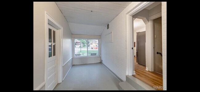 Building Photo - 3709 Eminence Blvd