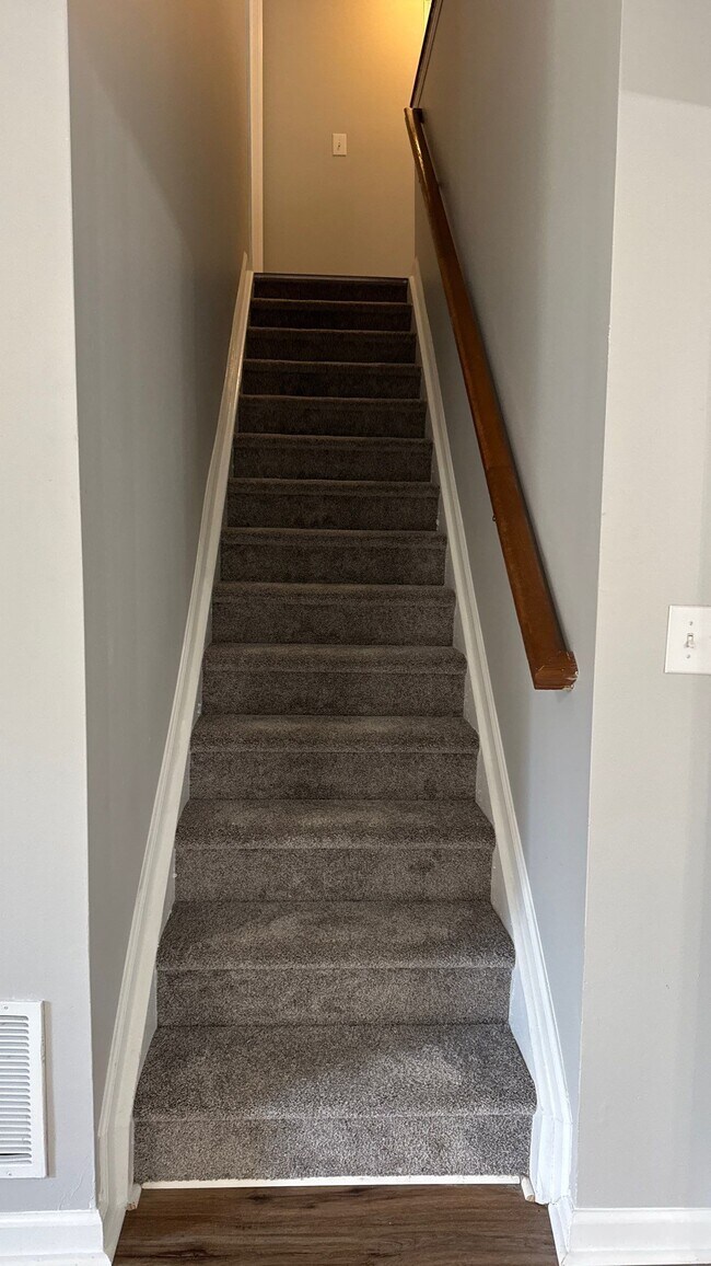 Building Photo - 7421 Spring Run Dr