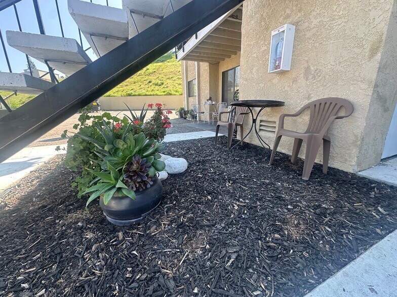 Building Photo - 6005 Hill Dale Ct