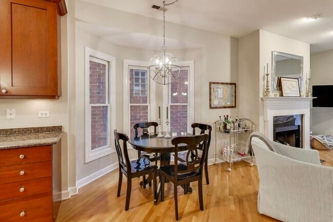 Building Photo - 1529 N Mohawk St