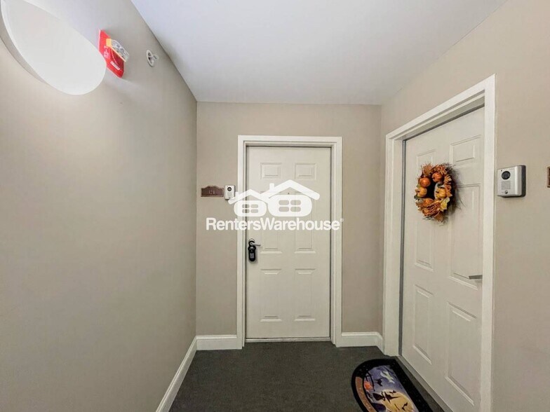 Building Photo - 500 Judah Way