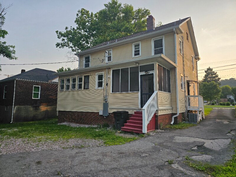 Building Photo - 3720 N Broadway