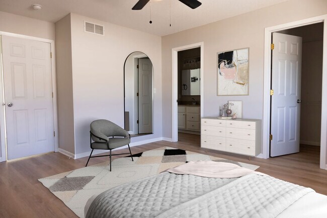 Master Bedroom - 433 W Zeller St
