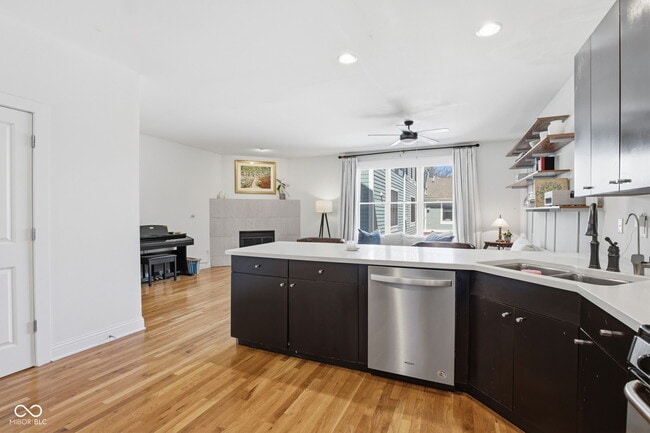 Building Photo - 228 E St Joseph St