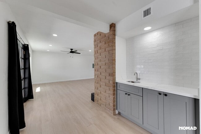 Building Photo - 2 Spacious Primary suites Townhome in Tempe