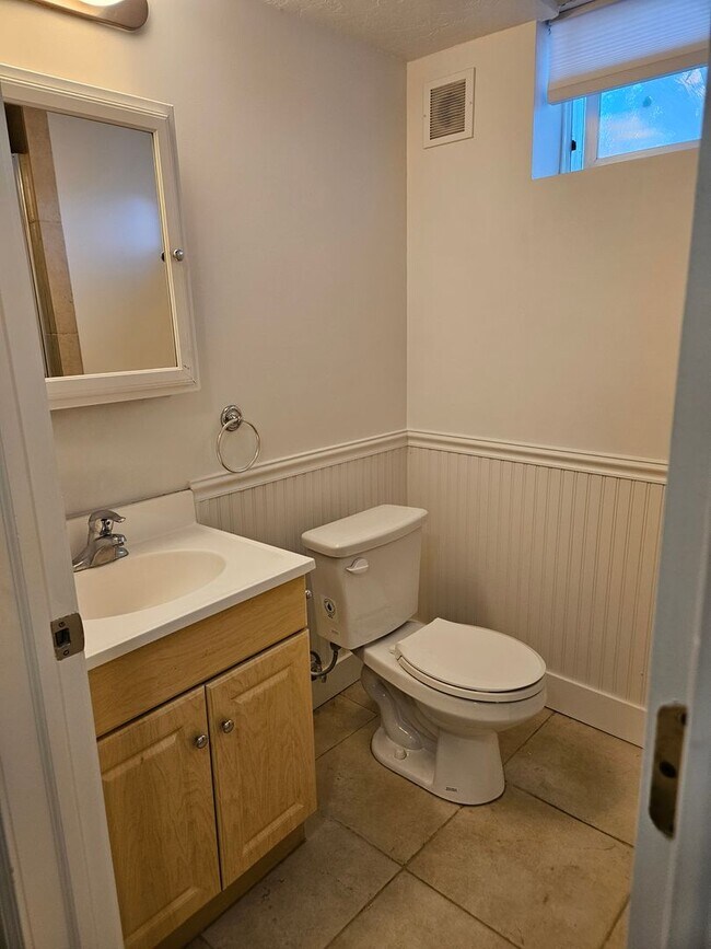 Building Photo - Beautiful 4 Bedroom/2 Bathroom in Bountiful
