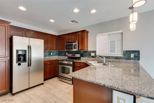 Building Photo - 5660 N Balsam St