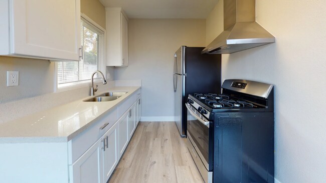 Interior Photo - 1748 18th St