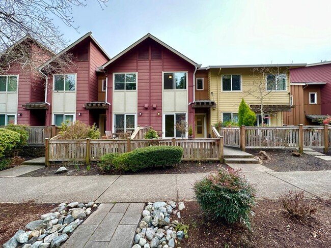 Primary Photo - 2Bd/1.75Ba Issaquah Townhouse