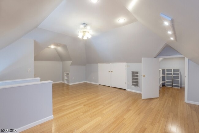 Building Photo - 617 Washington Ave