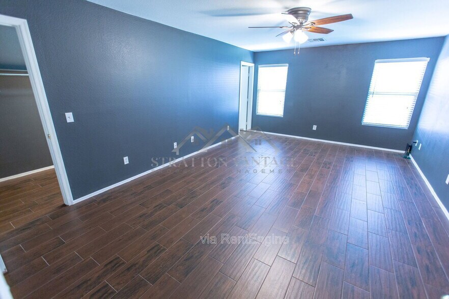 Building Photo - 9630 W Kingman St