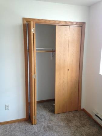 Building Photo - 122 Maine St