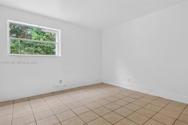 Building Photo - 5842 NW 23rd St