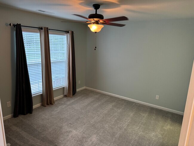 Bedroom 2 - 15656 Canmore St