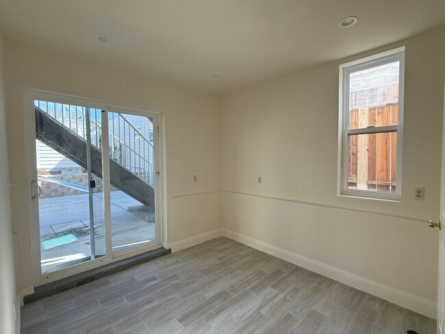 Building Photo - 220A-220A Sadowa St