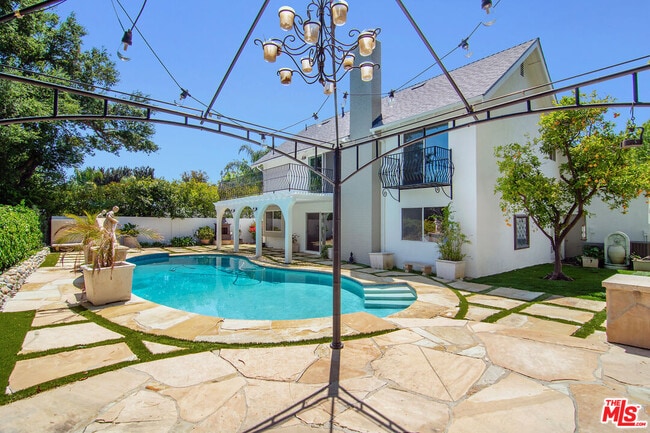Building Photo - 5020 Dantes View Dr