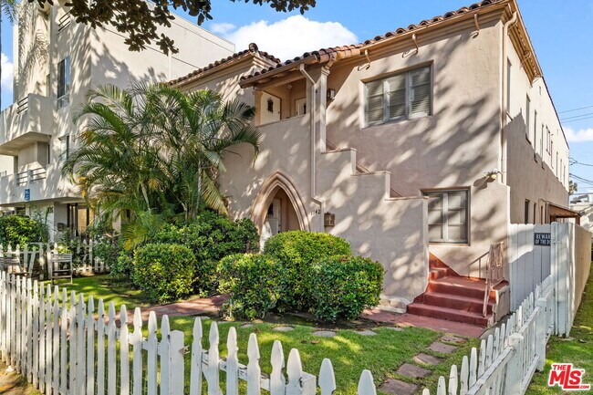 Building Photo - 1142 S Clark Dr